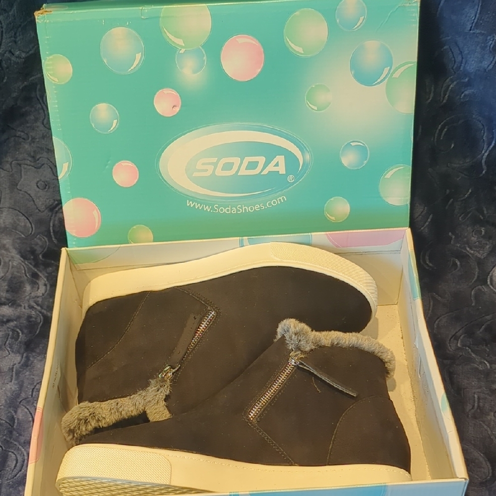 Soda Black Sneakers with Fur Trim